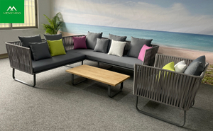 Luxuriöses, komfortables Sofa-Set für den Außenbereich