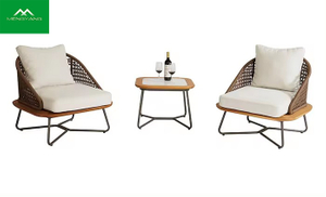 Bequemes Outdoor-Bistrosofa-Set aus Teakholz mit Tisch